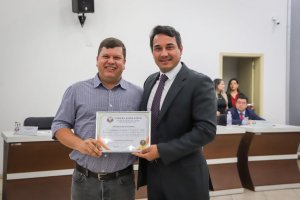 Anderson Guido recebe Prêmio XI de Novembro 